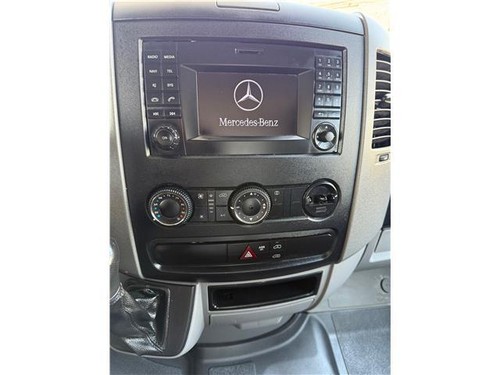 2017 Mercedes-Benz 2500 SPRINTER HIGH TOP REEFER VAN THERMO KING V-520 RT - Picture 26 of 40