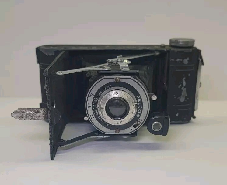 VINTAGE CAMERA - FALCON MODEL FOUR Golding Camera by Utility Mfg