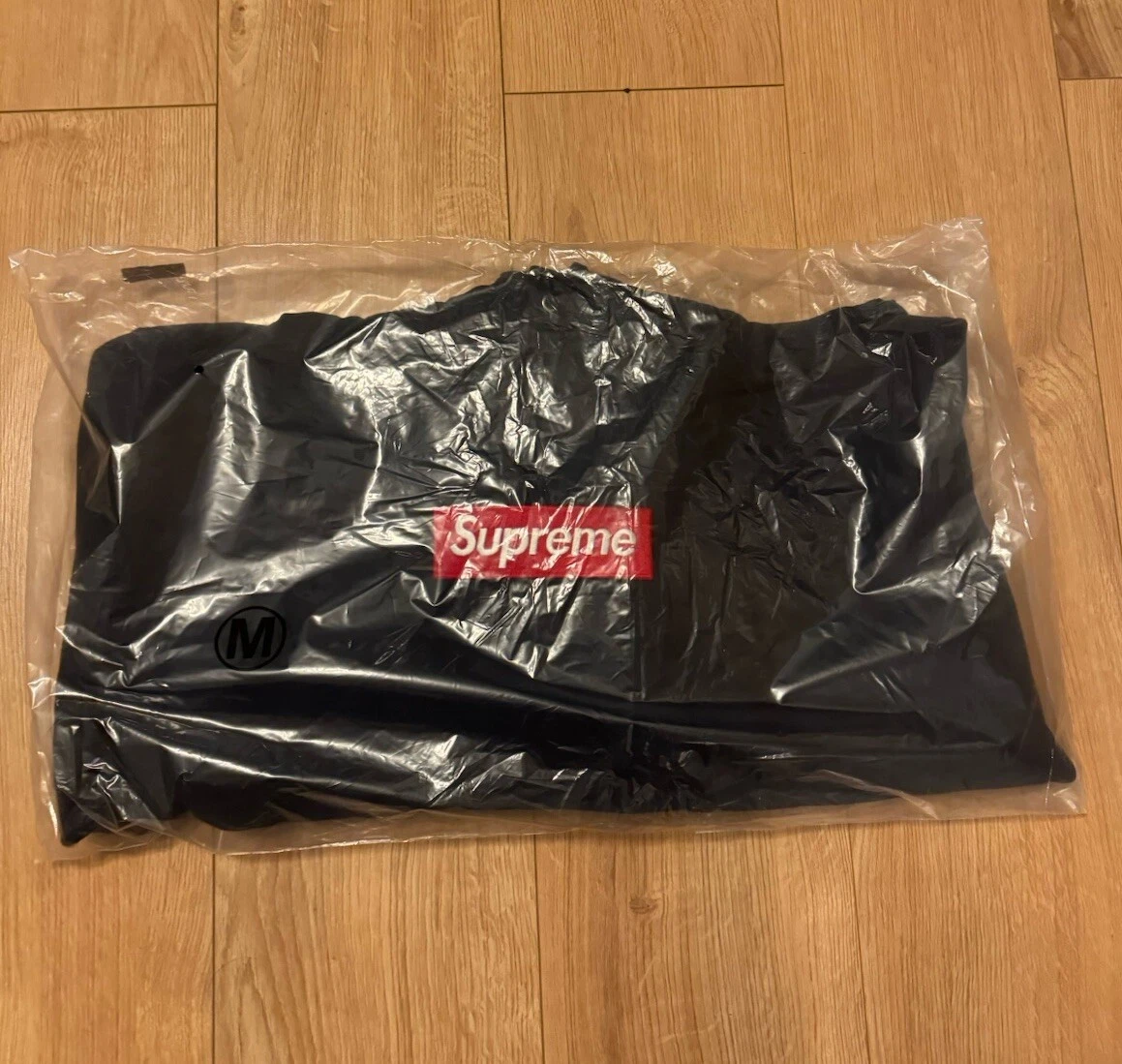 Sweat à capuche logo Supreme Box bleu marine ◻️~ Medium (FW24) ? ✅ COMMANDE CONFIRMÉE ✅