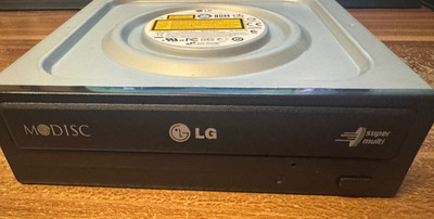 LG GH24NS90 Super Multi DVD ReWriter / Brenner SATA Schwarz MDisc