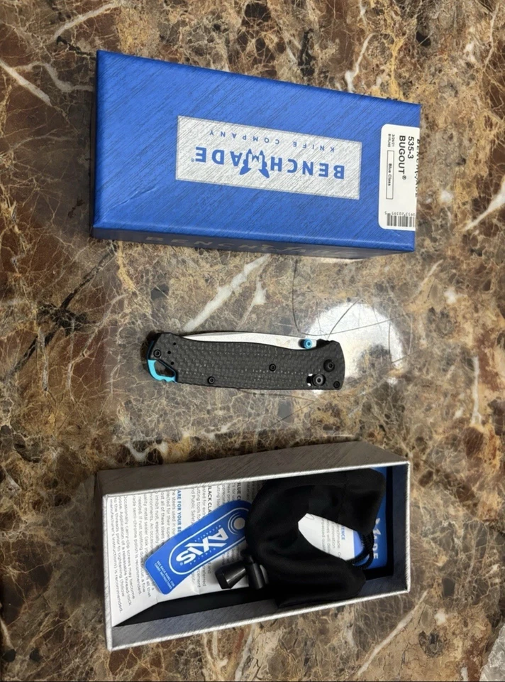 Ручка Benchmade Bugout из углеродного волокна все еще есть коробка сталь S90V.  - Изображение 4 из 4
