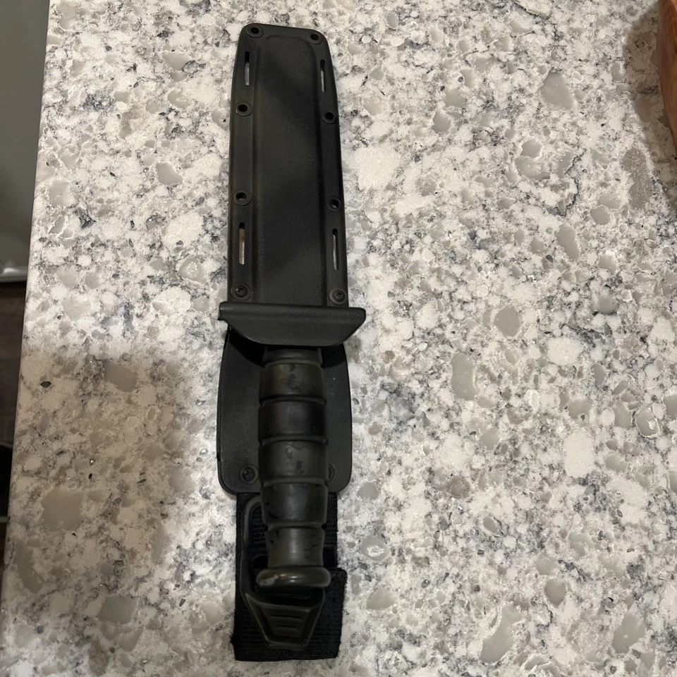 无品牌“不锈钢”橡胶手柄格斗刀带塑料鞘 — 第 2/4 张图片