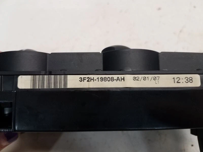 Ford Five Hundred 2005-07 control de temperatura con aire acondicionado - control manual  Foto 3 de 4