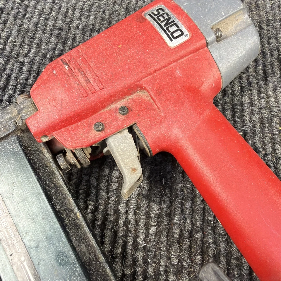 Clavadora Brad Senco FinishPRO FIP18BMG Foto 3 de 4