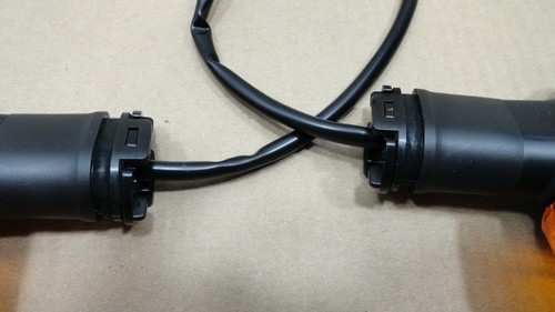 NEW GENUINE YAMAHA FZ09 MT09 2017 ~ 2019 REAR FLASHER LIGHT ASSY RIGHT & LEFT - Picture 3 of 7