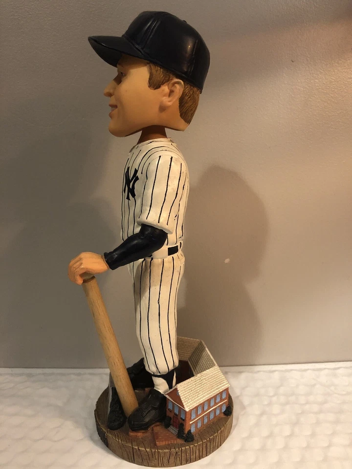 Bobblehead Lou Gehrig New York Yankee Cooperstown Collection Legends of the Park Foto 3 de 4