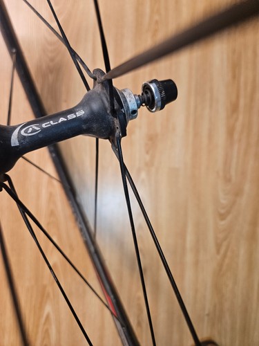 ~ Very Nice Shimano ALX 330 Front Wheel 700c Clincher CompleteTube and tire - Picture 7 of 9