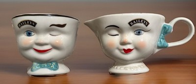 Baileys Irish Creamer & Sugar Bowl Limited Edition 1996 Yum Wink Man Woman White