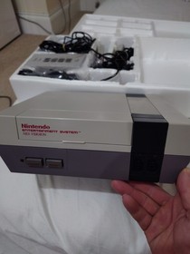 Nintendo NES Version Super Set Console 3 Controllers 1 Game Boxed Tested Working
