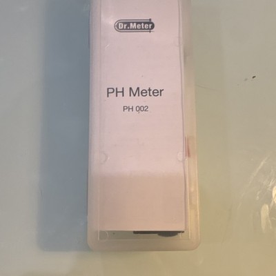 Dr. Meter PH 002 Digital pH Meter 0.00-14.0 pH Range with Calibration Powder