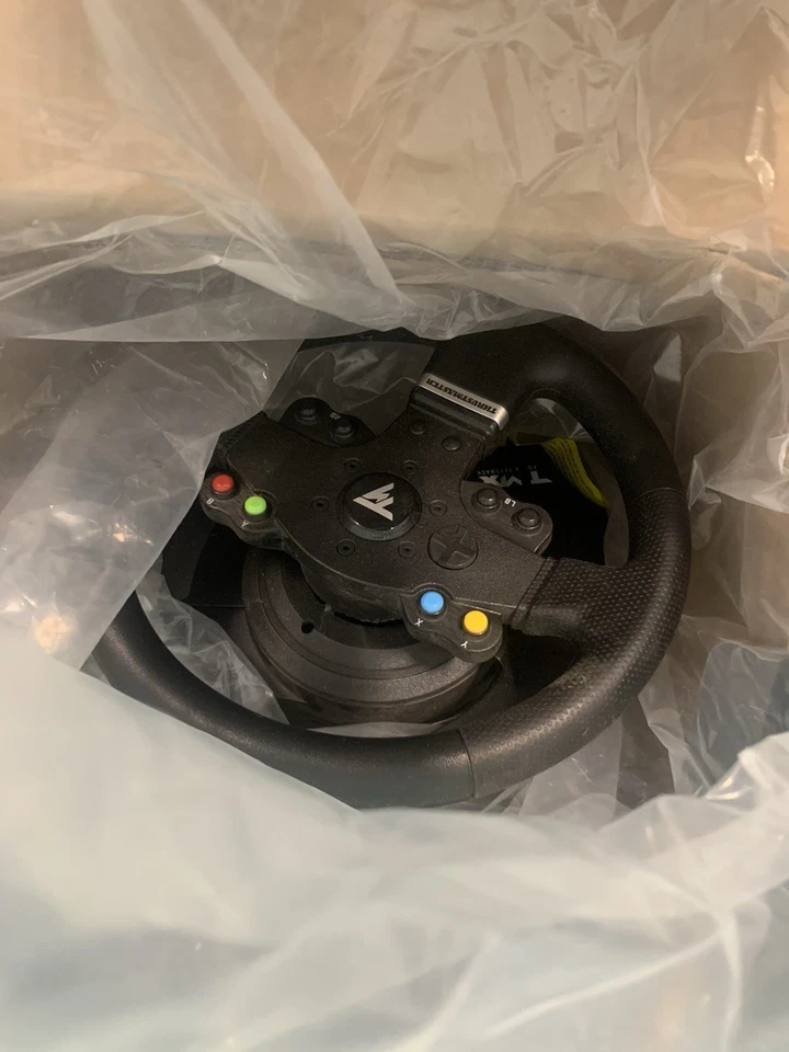 Thrustmaster TMX Volante e pedali per Xbox Series X|S / Xbox One / PC - Immagine 2 di 3