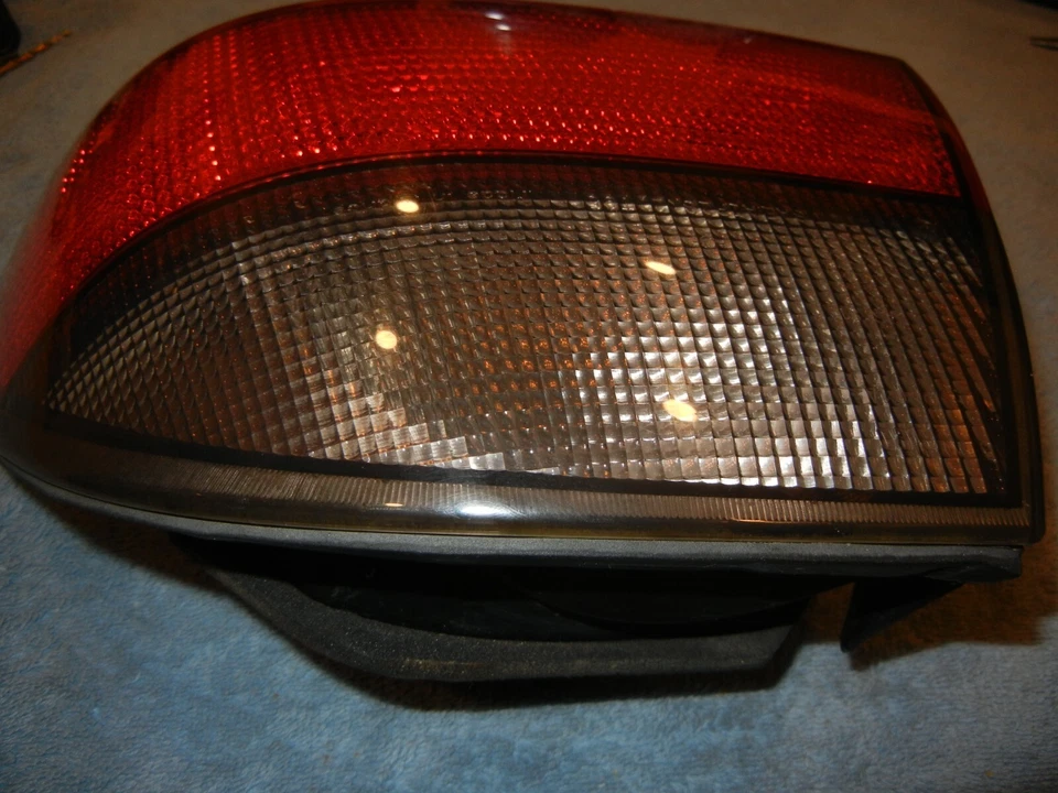 Luz trasera exterior derecha SAAB 9-5 1999-2001 sedán con cableado coleta XL10 Foto 3 de 4