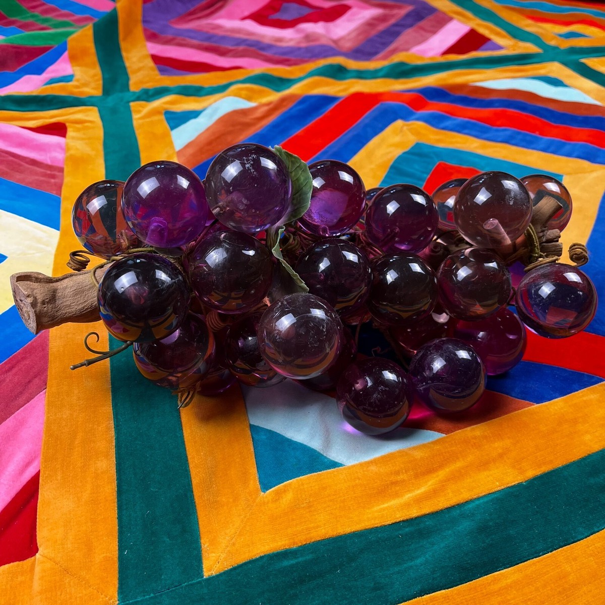 ヴィンテージ　デスク　grape bunch Vintage MCM Large Driftwood Purple Lucite Grape Bunch Cluster