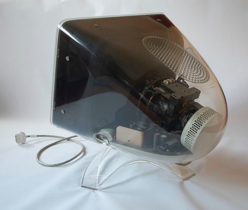 Apple 17" Studio Display CRT (ADC) ( M7768 ) - Afbeelding 6 van 7