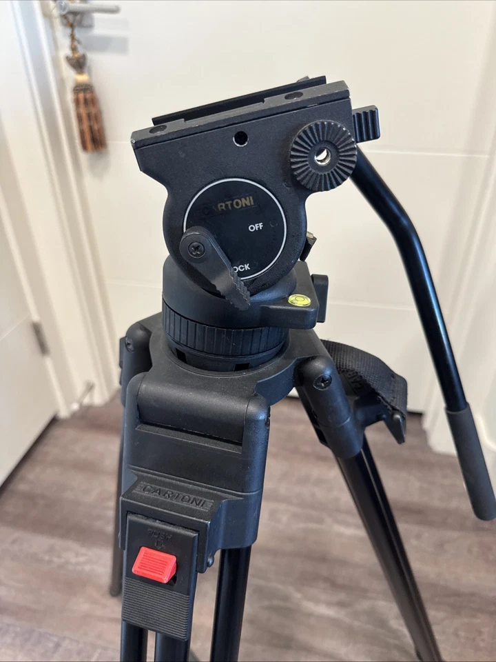 Cartoni HiDv Cinema Tripod Legs Sticks Action Fluid Head - Image 4 of 4