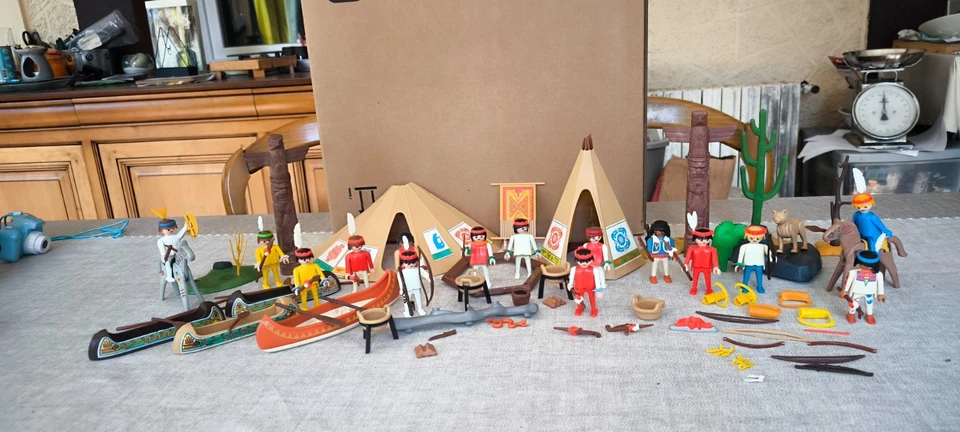playmobil gros lot indiens 15 personnages 2 chevaux décors et matériel - Photo 2/4