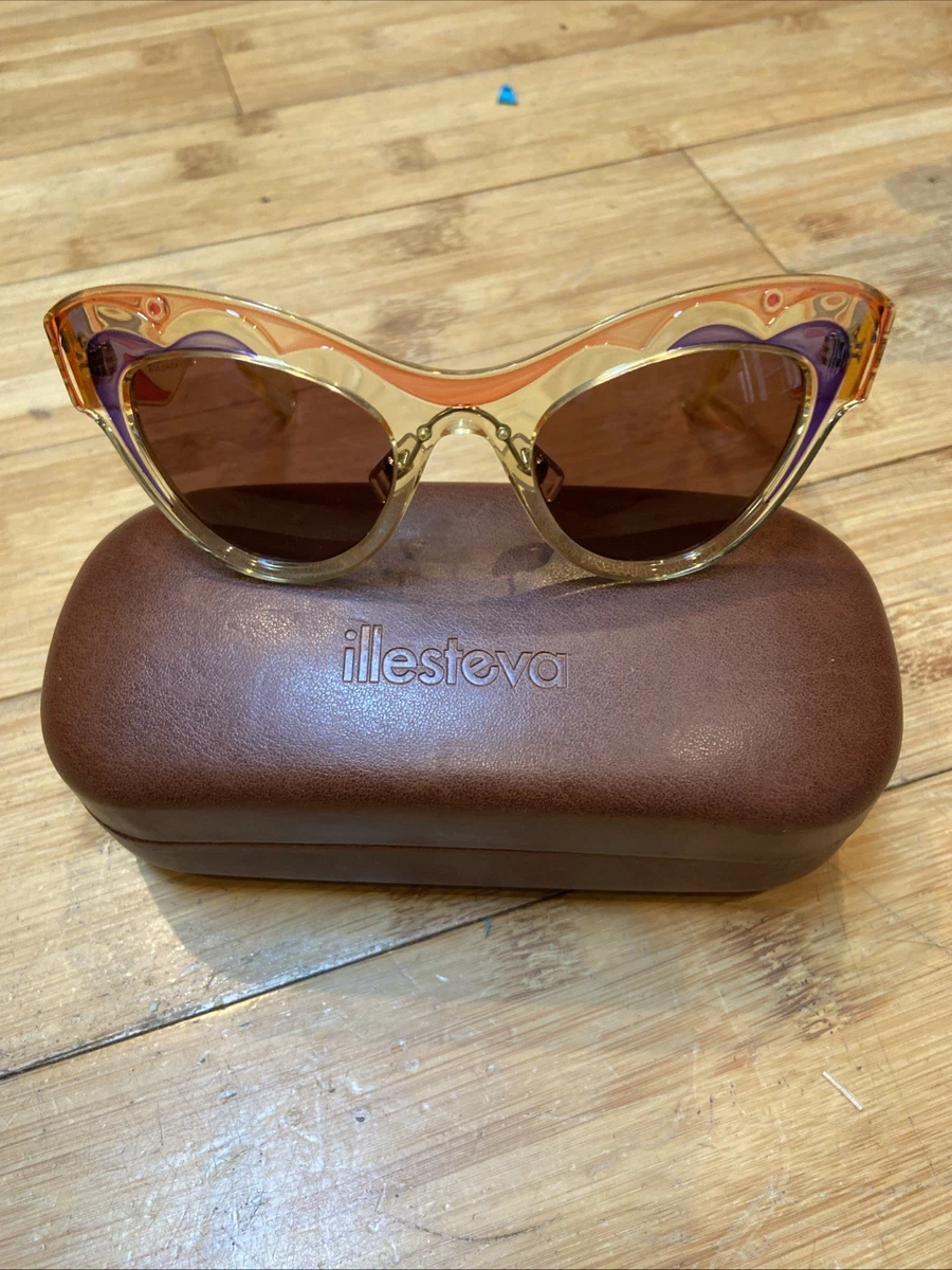 Miu Miu Cat Eye Plastic Frame Sunglasses for Women for sale  display picture 3