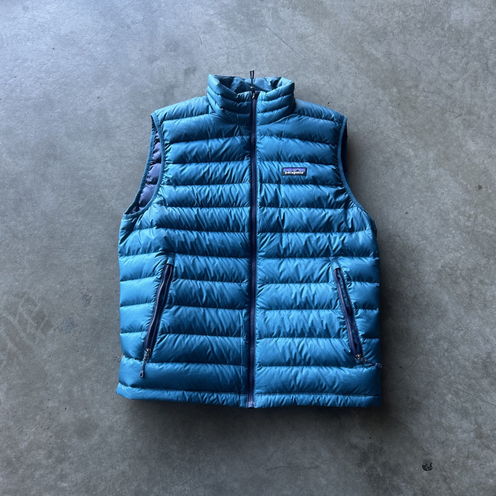 Patagonia Vest Mens Medium Blue Down Puffer Sweater Lightweight Packable Hiking