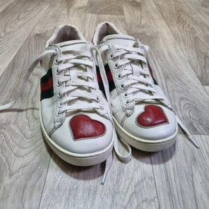 Gucci Chaussures Femme Cuir de Veau Ayers Web Strip Coeur Brodé As Baskets 8 Us