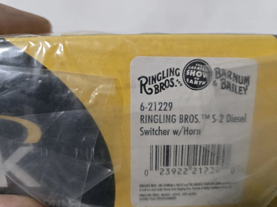 K Line O-O27 Gauge Ringling Bros. S-2 Diesel Switcher With Horn New Sweet - Image 3 of 3