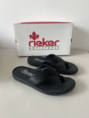 Rieker schwarze Leder Pantoletten Gr. 8 41 Flip Flops Zehensteg Keilabsatz