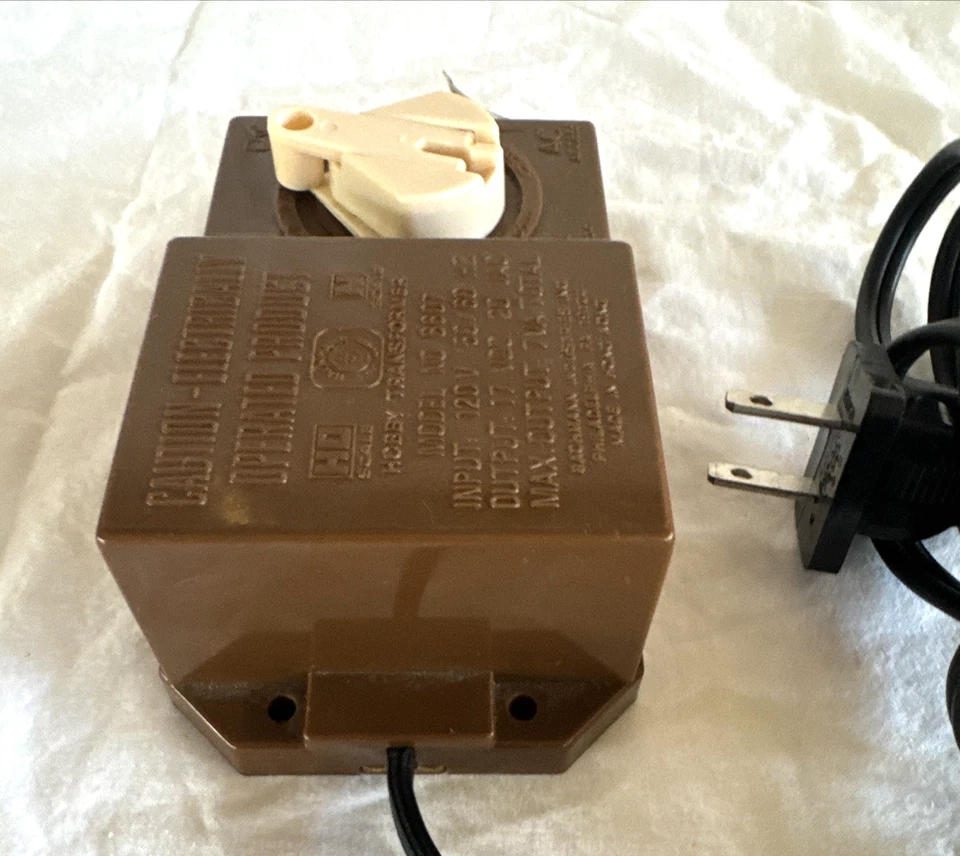 Vintage Bachmann Hobby Train Transformer Model #6607 HO & N Scale Railroading - Image 4 of 4
