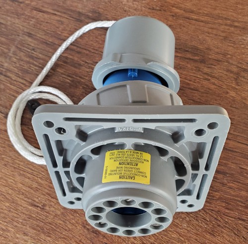 HUBBELL IEC Pin & Sleeve Inlet (HBL320B6W) Watertight Seal,16/20A, 220-250v, New - Picture 2 of 6