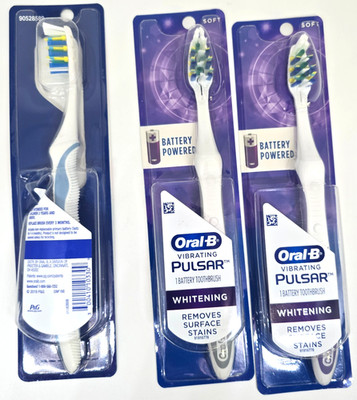 3X Oral B Vibrating Pulsar Battery Operated Toothbrush  2 Whitening 1 Reg Pulsar