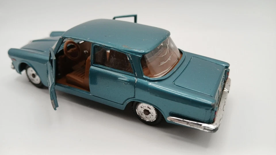 Mebetoys A4 ALFA ROMEO 2600 - Immagine 3 di 4