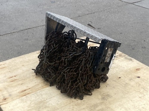 2023 Freightliner Cascadia Tire Chains & Hose Rack (676-10047)