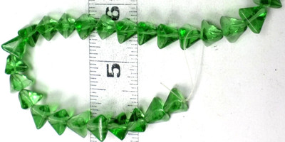 14'' Strand 39 Gorgeous Emerald Green Glass Triangle Pyramid 3 Sided Bead 10x11mm