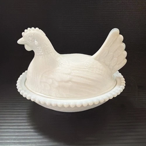 Vintage Indiana Glass milk white Hen On A Nest 7" Chicken Perfect!