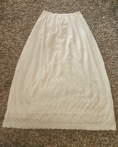 Vintage Lorraine A Line Petticoat Eyelet Double Lined Slip Off White Sz SM VGC