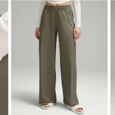 EUC Lululemon Swift Mid-Rise Wide-Leg Pant Army Green Women's 14 Athleisure