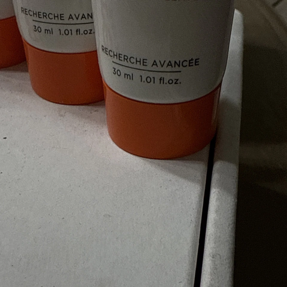 Proteínas de origen vegetal protectoras térmicas de néctar Kerastase 5 OZ total B2 Foto 3 de 4