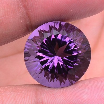 23.50 Cts VVS Natürlich Amethyst Hi-Grade 18mm Rund Konkav Schliff Glänzend