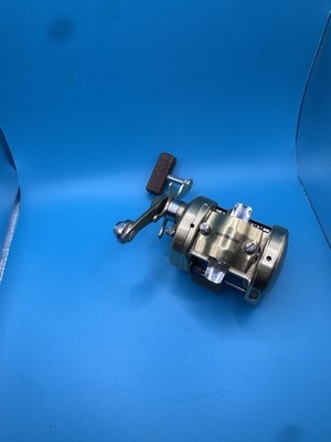 Shimano Calcutta 400 B Baitcasting Reel - CT400B for sale online | eBay Shimano Calcutta 400 B Baitcasting Reel - CT400B for sale online | eBay