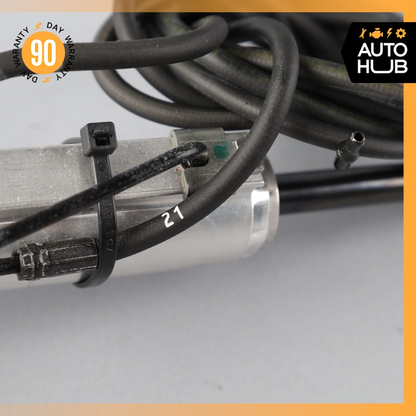 Maserati GranTurismo M145 Left Side Main Hydraulic Lift Cylinder OEM 8k Miles