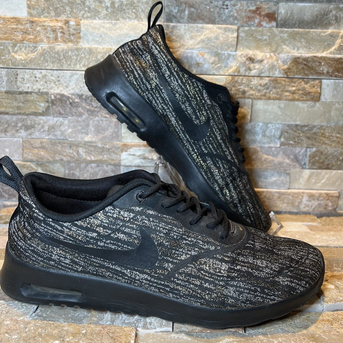 Womens nike air max shop thea black and gold