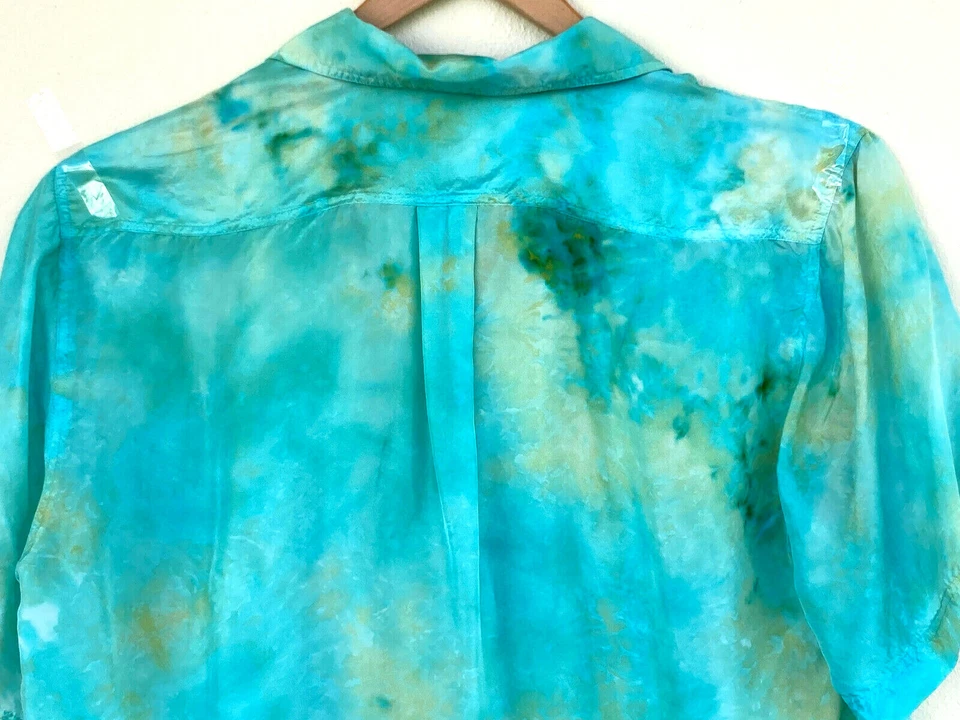 Vintage Men Size 2XL Hawaiian Blue Tie Dye Short Sleeve Button Up Relaxed Shirt - Image 4 of 4