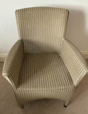 Lloyd Loom carver chair - Neptune. Light brown. With a broken leg