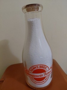 Milk Bottle   East Longmeadow Mass Hanks Bros. Wenepawin Farm round qt