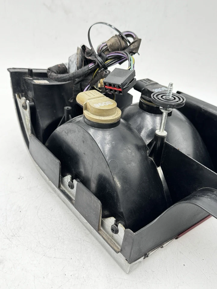 1989-1995 PLYMOUTH ACCLAIM подлинный OEM правый задний фонарь Passinger боковой задний фонарь - Изображение 4 из 4