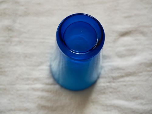 Vintage Artland Tall Blue/White Hand Blown Cased Art Glass Vase Tumbler Style - Picture 6 of 7