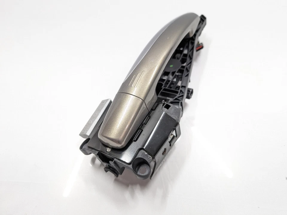 10-12 SAAB 9-5 NG PASAJERO DELANTERO DERECHO EXTERIOR MANIJA PUERTA SIN LLAVE COLOR 321 Foto 2 de 4