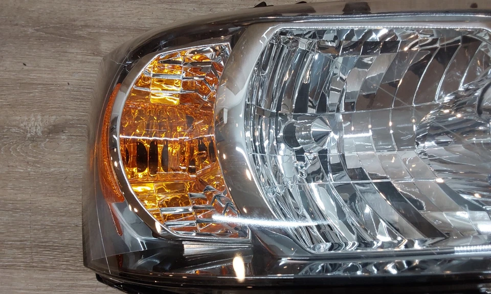 2004-2006 TOYOTA HIGHLANDER RH FAROL ASSY FABRICANTE DE EQUIPAMENTO ORIGINAL - Imagem 4 de 4