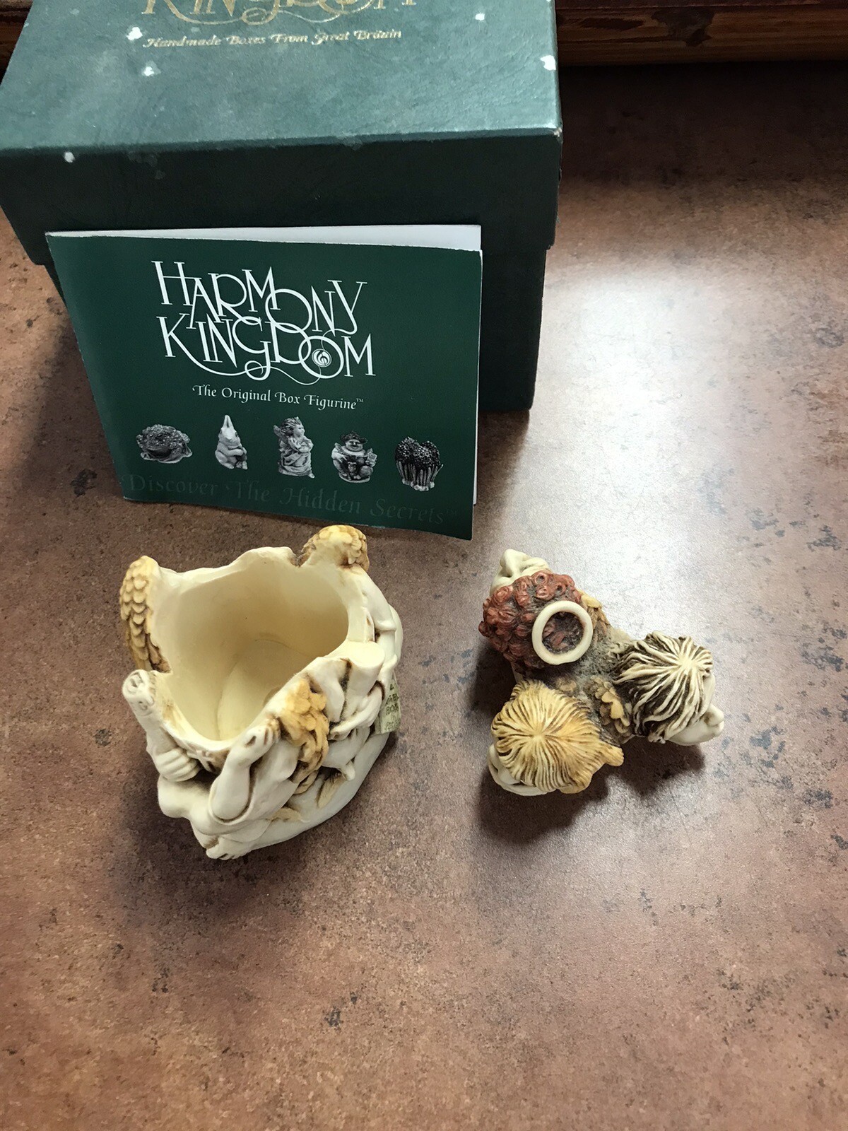 Harmony Kingdom Paradise Found 1995  Peter Calvesbert Paradoxicals 