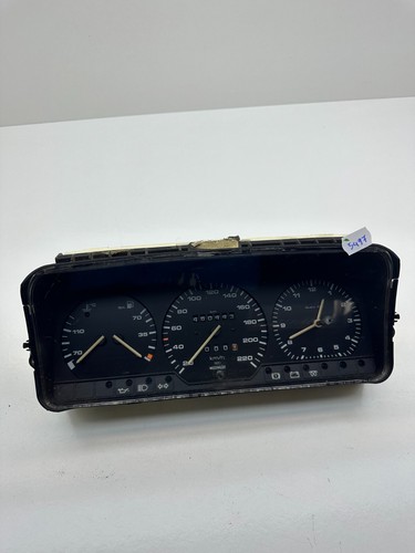 460443 Km Volkswagen Passat b3 Tachometer Instrument Cluster 81117621