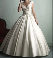 Allure Bridals 9155 Size 8 Taffeta Ballgown Corset Wedding Gown Dress