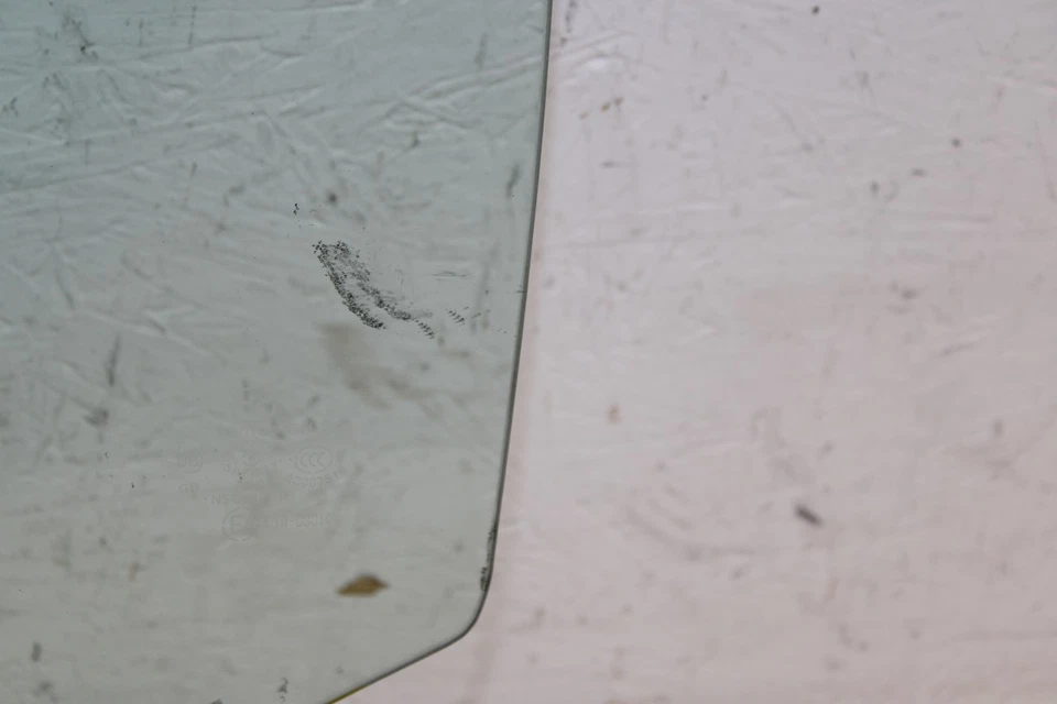 Vidro para janela de porta esquerda Mazda MX-5 Miata 2006-2015 fabricante de equipamento original Mu26 - Imagem 2 de 4